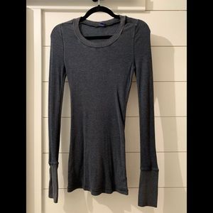 EUC!! FREE PEOPLE Thermal Shirt. Women’s Size Small. Navy Blue.